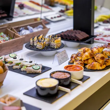 Atarazanas Boutique Готель Малага