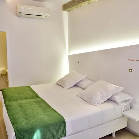 Atarazanas Boutique Μάλαγα