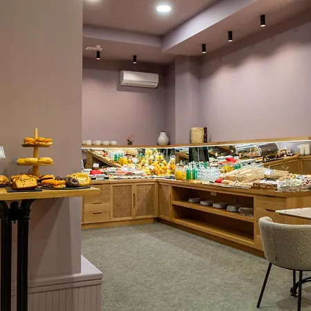 Atarazanas Boutique Готель 3*