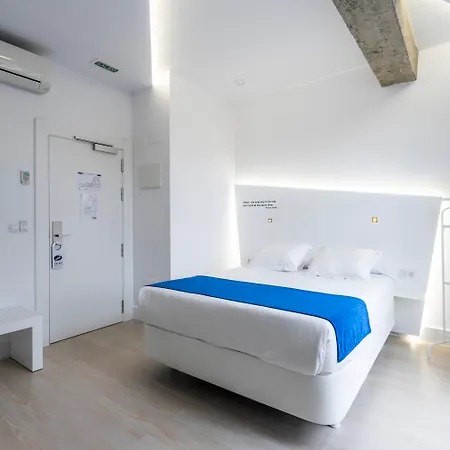 Atarazanas Boutique Hotel 3*