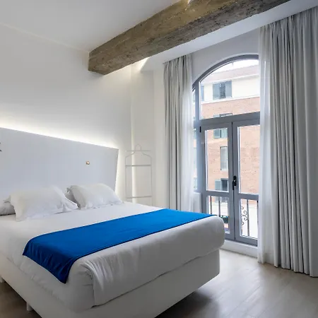 Atarazanas Boutique Hotel