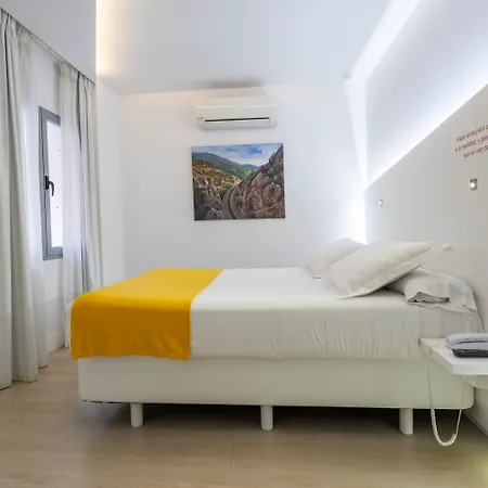 Atarazanas Boutique Hotel 3*