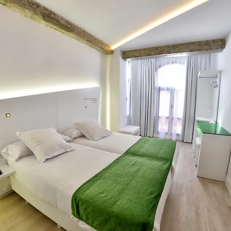 Hotel Atarazanas Boutique 3*