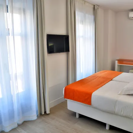 Hotel Atarazanas Boutique 3*