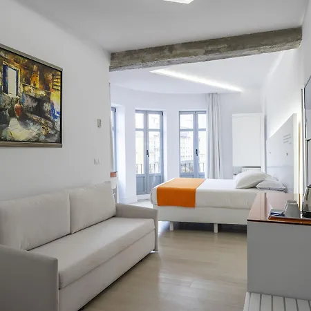 Atarazanas Boutique Hotel