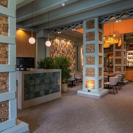 Atarazanas Boutique Hotel